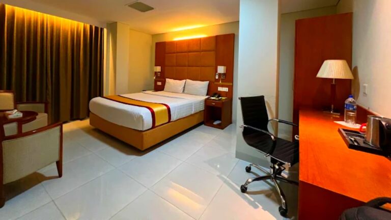 ফেনী আবাসিক হোটেল ভাড়া কত