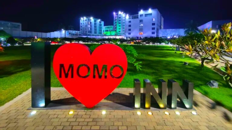 মম ইন ইকো পার্ক অ্যান্ড রিসোর্ট