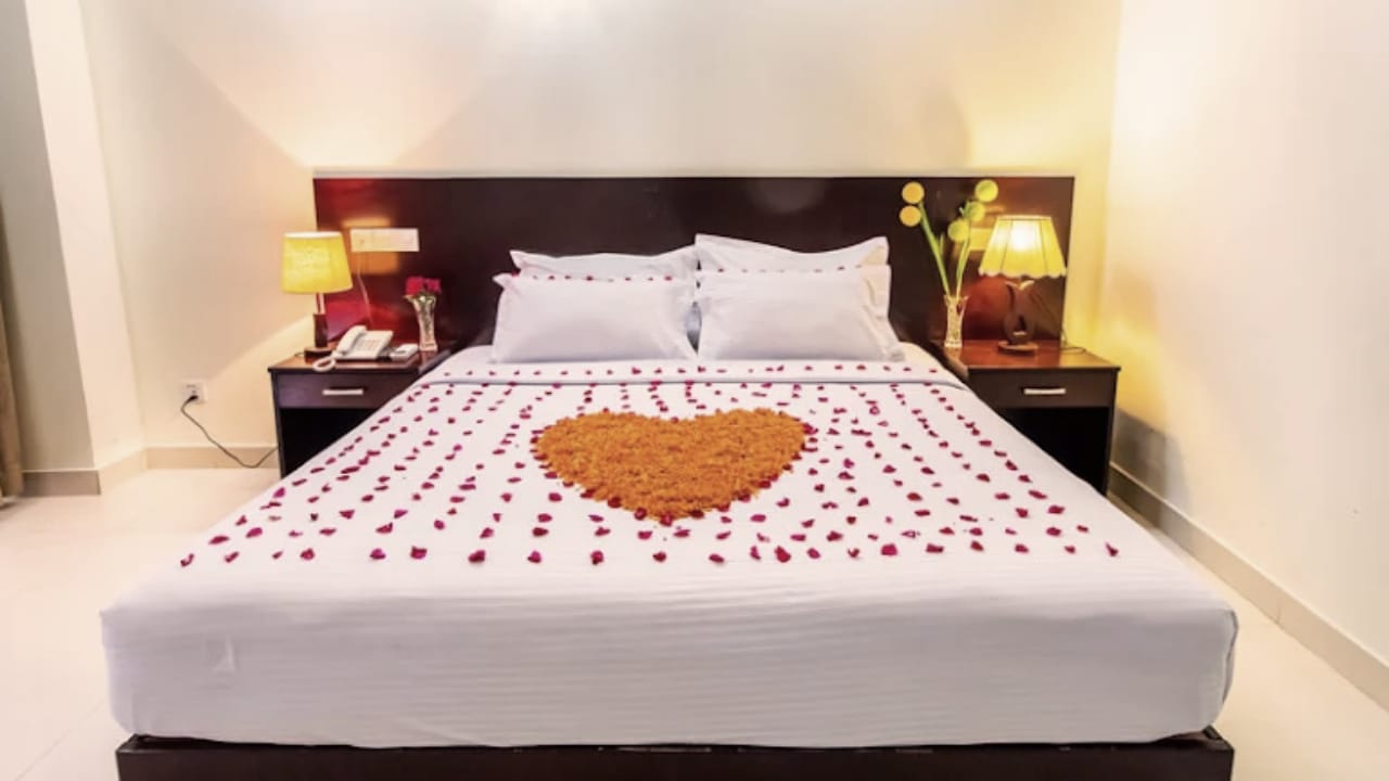 আব্দুল্লাহপুর আবাসিক হোটেল